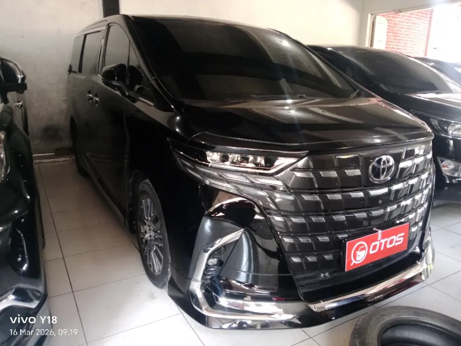 Foto Mobil Bekas Kanan Depan Toyota Alphard 2.5 G tahun 2015