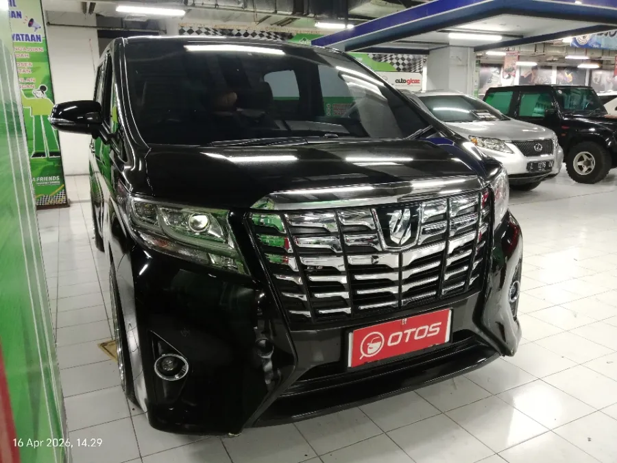 Foto Mobil Bekas Kanan Depan Toyota Alphard 2.5 G tahun 2015