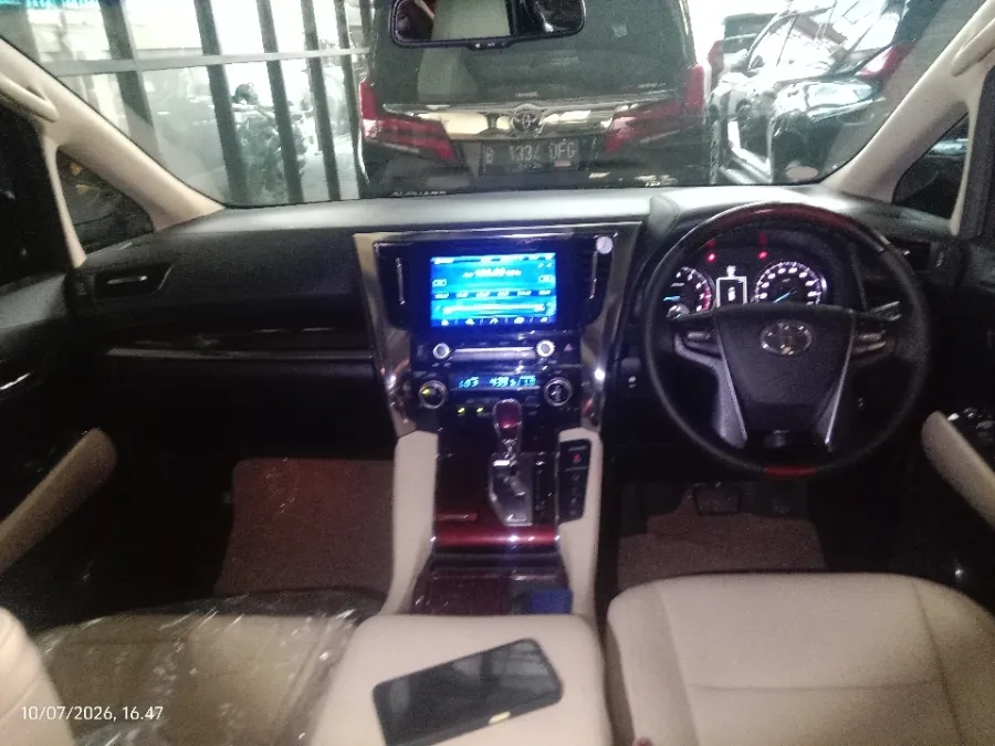 Foto Mobil Bekas Dashboard Toyota Alphard 2.5 G tahun 2016