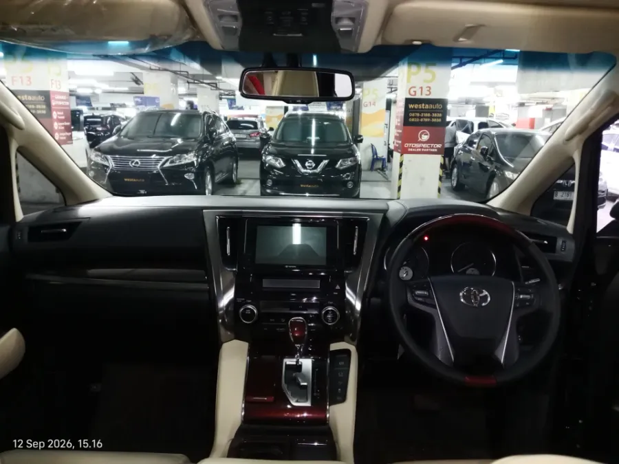 Foto Mobil Bekas Dashboard Toyota Alphard 2.5 G tahun 2016