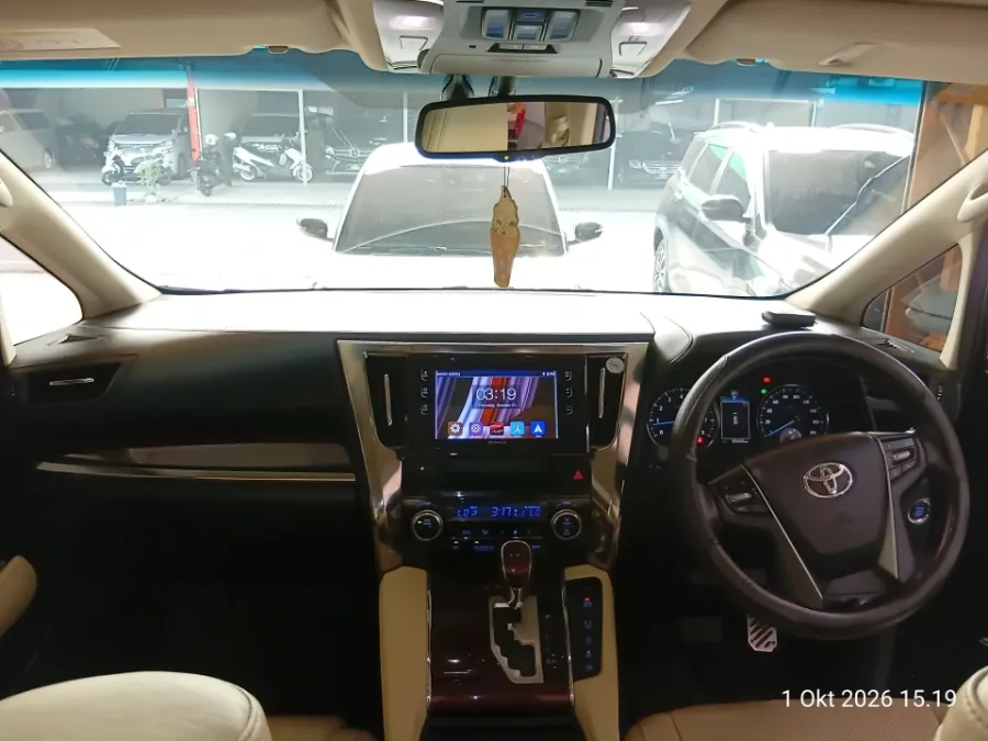 Foto Mobil Bekas Dashboard Toyota Alphard 2.5 G tahun 2016