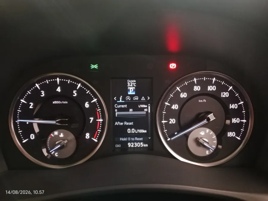 Foto Mobil Bekas Odometer Toyota Alphard 2.5 G tahun 2016