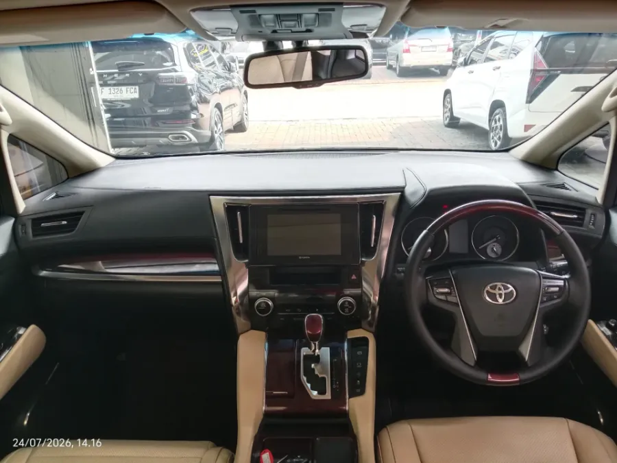 Foto Mobil Bekas Dashboard Toyota Alphard 2.5 G tahun 2017