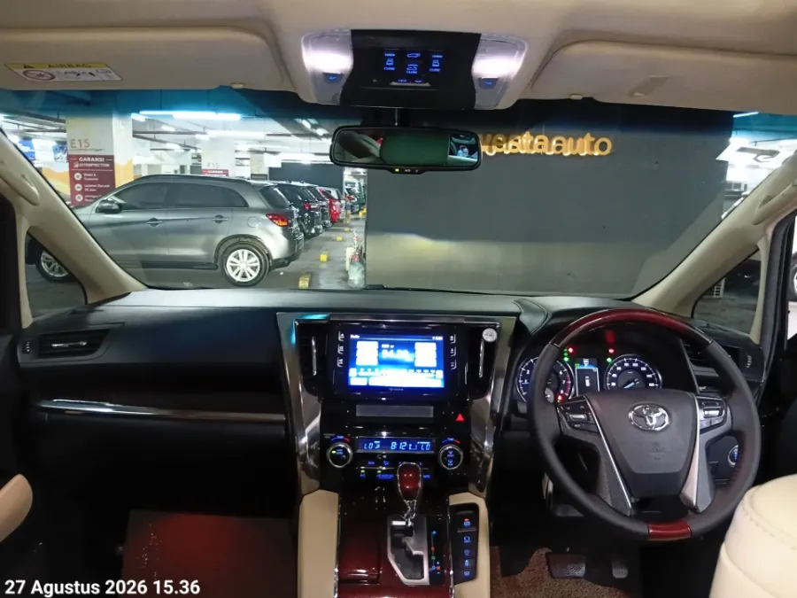 Foto Mobil Bekas Dashboard Toyota Alphard 2.5 G tahun 2017