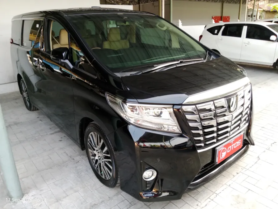 Foto Mobil Bekas Kanan Depan Toyota Alphard 2.5 G tahun 2017