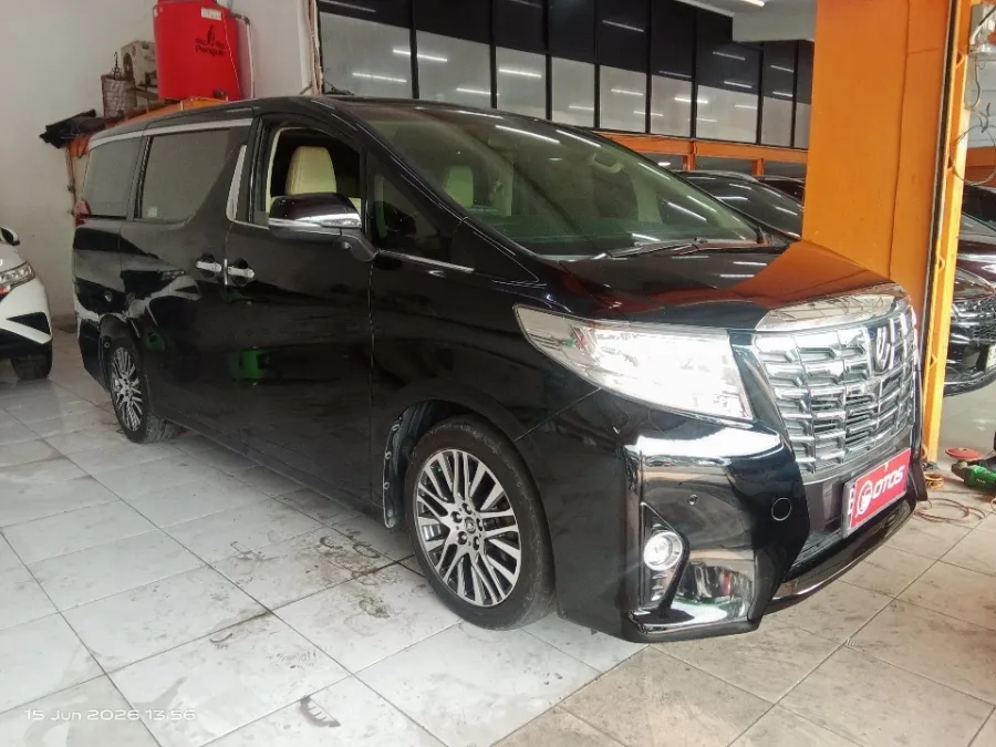 Foto Mobil Bekas Kanan Depan Toyota Alphard 2.5 G tahun 2017
