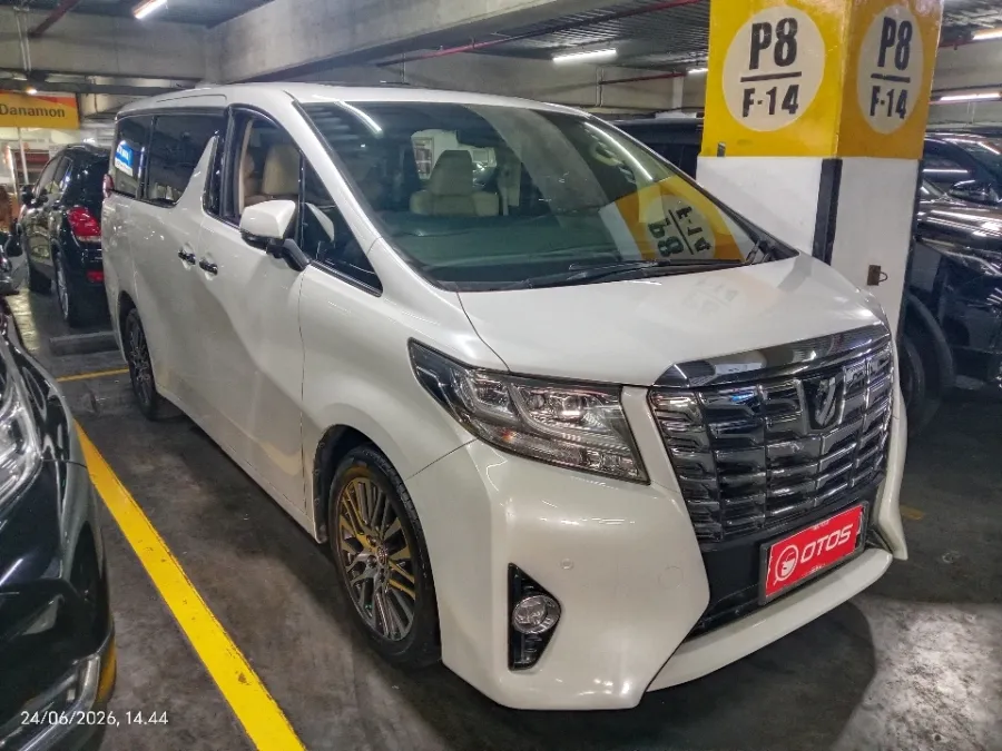 Foto Mobil Bekas Kanan Depan Toyota Alphard 2.5 G tahun 2017