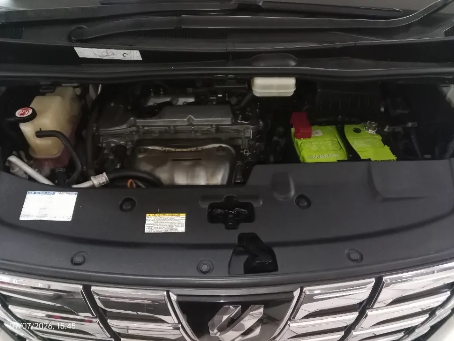 Foto Mobil Bekas Mesin Toyota Alphard 2.5 G tahun 2017