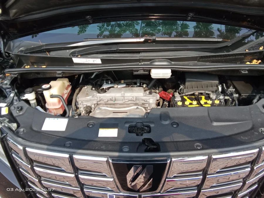 Foto Mobil Bekas Mesin Toyota Alphard 2.5 G tahun 2017