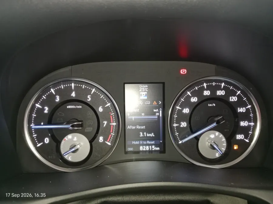 Foto Mobil Bekas Odometer Toyota Alphard 2.5 G tahun 2017