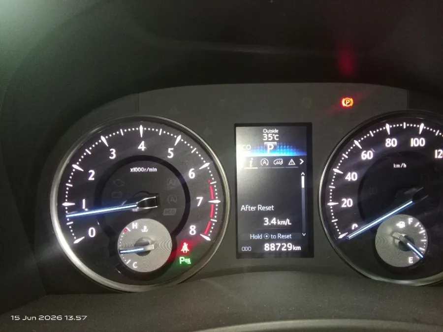 Foto Mobil Bekas Odometer Toyota Alphard 2.5 G tahun 2017