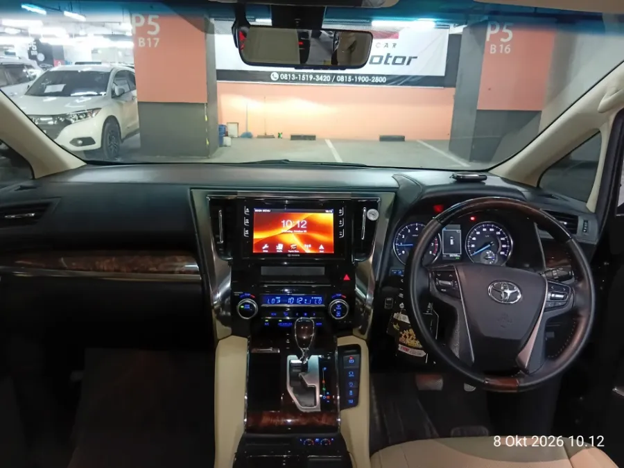Foto Mobil Bekas Dashboard Toyota Alphard 2.5 G tahun 2018