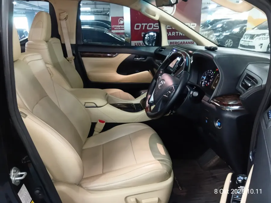 Foto Mobil Bekas Kabin Depan Toyota Alphard 2.5 G tahun 2018