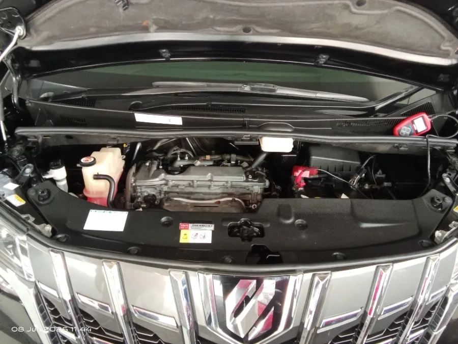 Foto Mobil Bekas Mesin Toyota Alphard 2.5 G tahun 2018