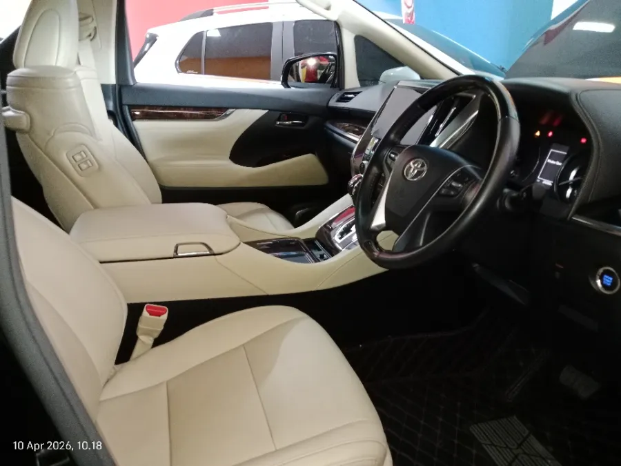 Foto Mobil Bekas Kabin Depan Toyota Alphard 2.5 G tahun 2019
