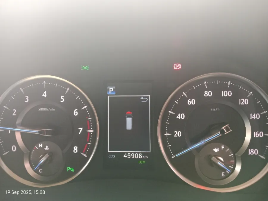 Foto Mobil Bekas Odometer Toyota Alphard 2.5 G tahun 2019