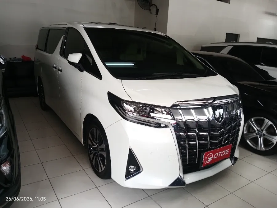 Foto Mobil Bekas Kanan Depan Toyota Alphard 2.5 G tahun 2020