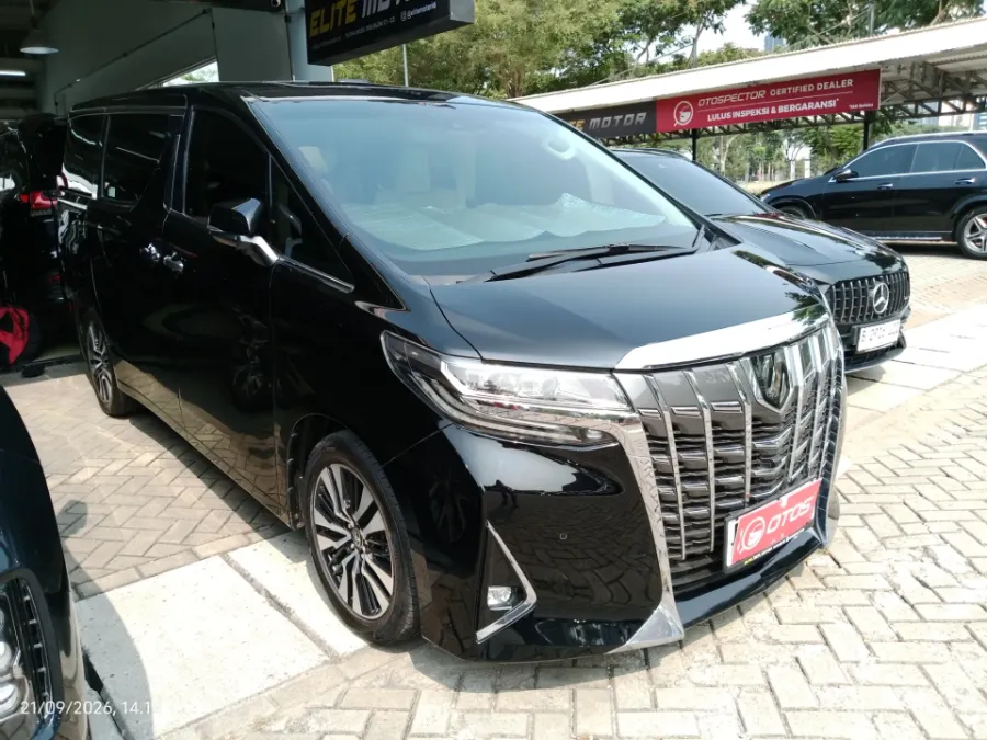 Foto Mobil Bekas Kanan Depan Toyota Alphard 2.5 G tahun 2020