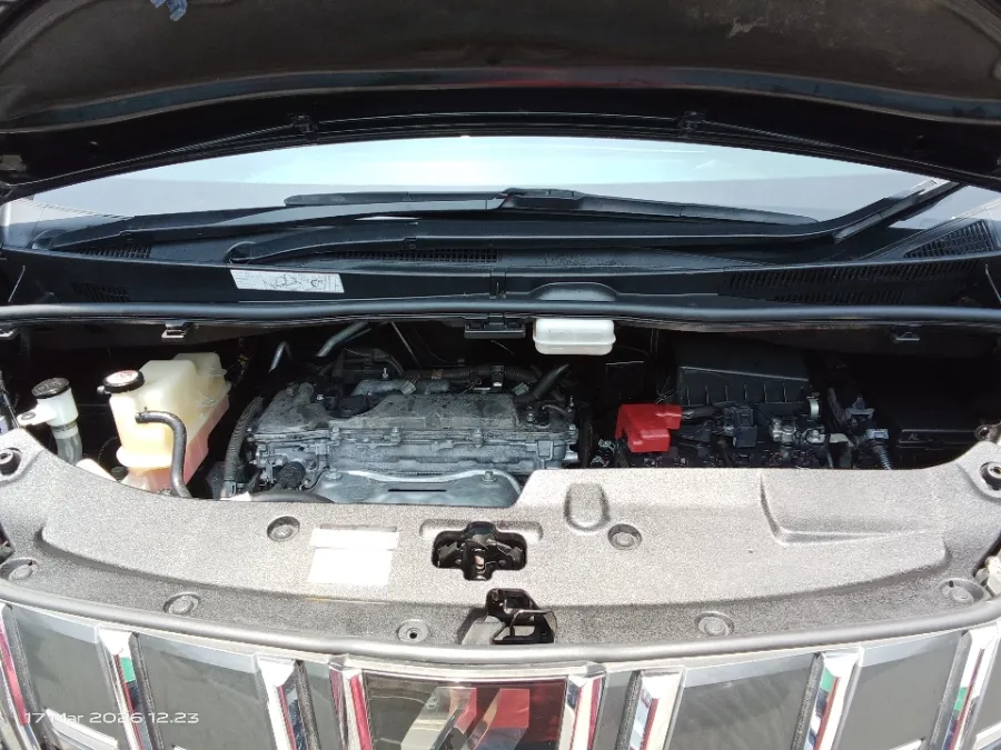 Foto Mobil Bekas Mesin Toyota Alphard 2.5 G tahun 2020