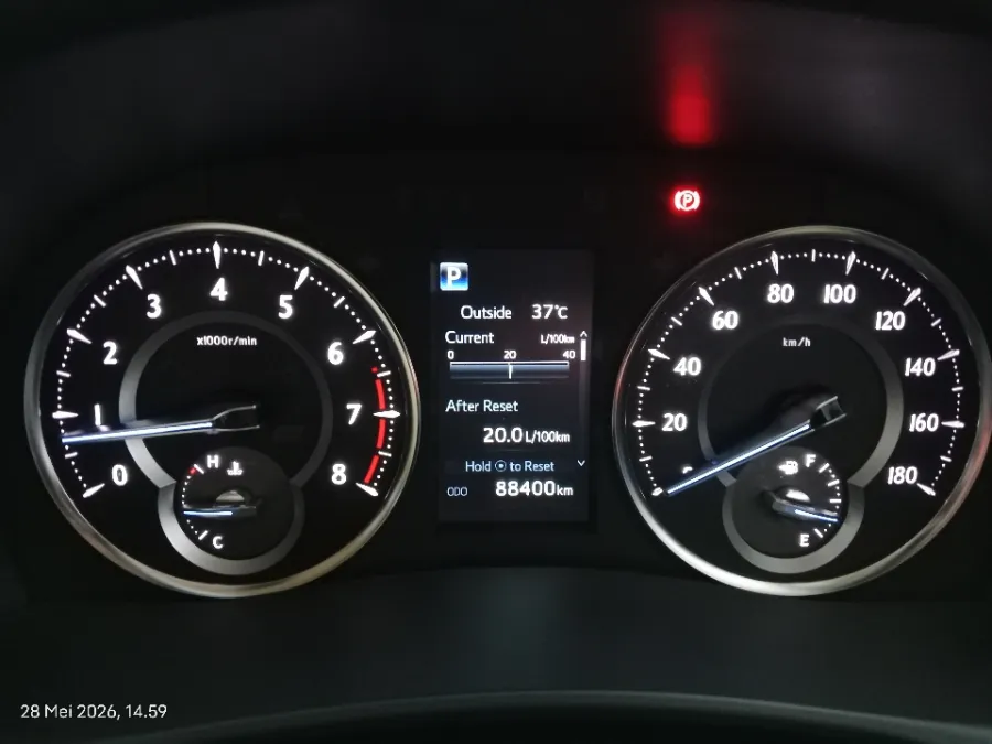 Foto Mobil Bekas Odometer Toyota Alphard 2.5 G tahun 2020