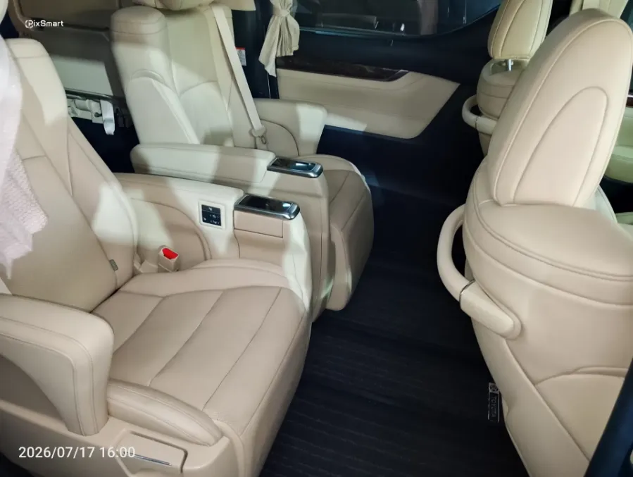 Foto Mobil Bekas Kabin Belakang Toyota Alphard 2.5 G tahun 2021