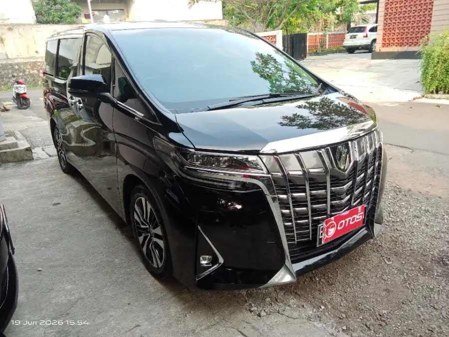Foto Mobil Bekas Kanan Depan Toyota Alphard 2.5 G tahun 2021