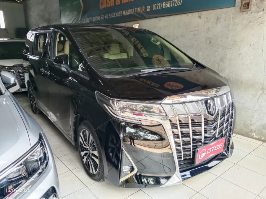 Foto Mobil Bekas Kanan Depan Toyota Alphard 2.5 G tahun 2021