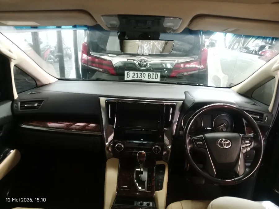 Foto Mobil Bekas Dashboard Toyota Alphard 2.5 G tahun 2022