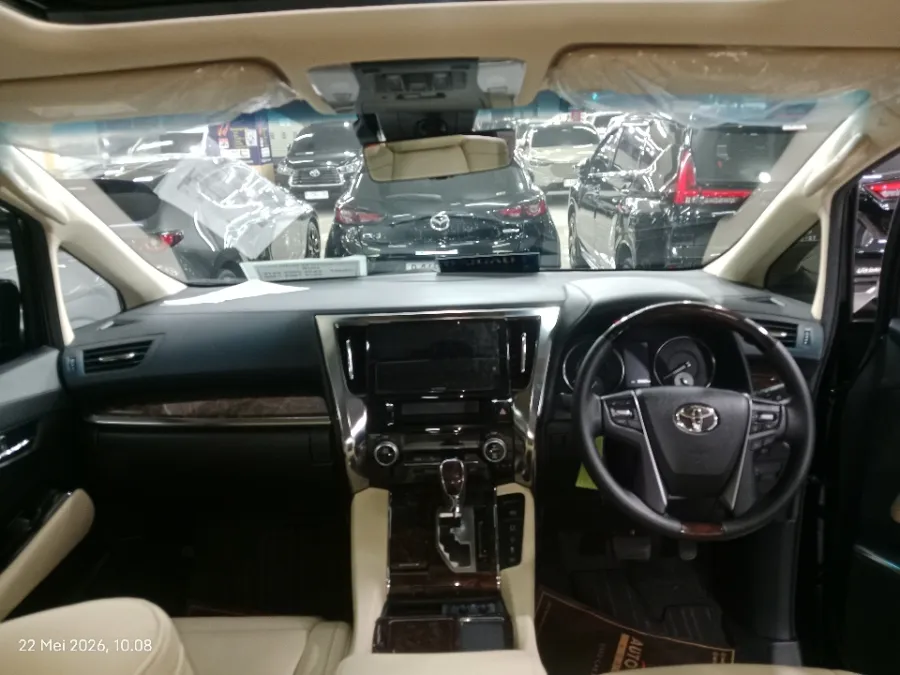 Foto Mobil Bekas Dashboard Toyota Alphard 2.5 G tahun 2022