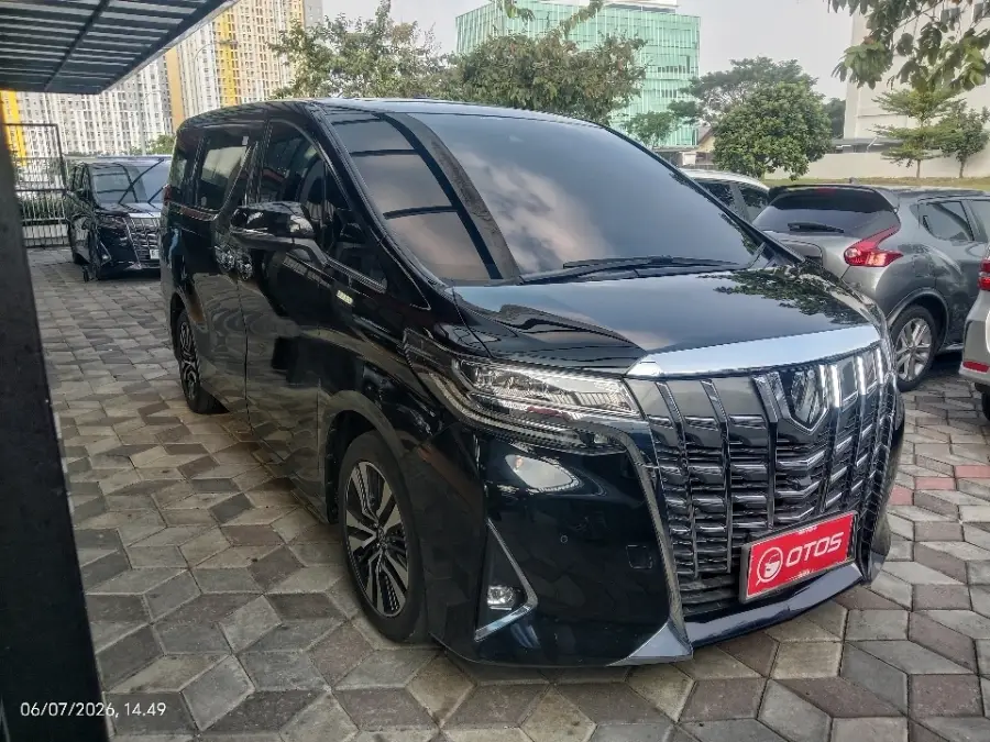 Foto Mobil Bekas Kanan Depan Toyota Alphard 2.5 G tahun 2022