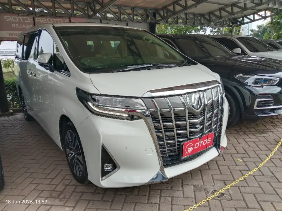 Foto Mobil Bekas Kanan Depan Toyota Alphard 2.5 G tahun 2022