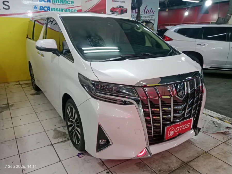 Foto Mobil Bekas Kanan Depan Toyota Alphard 2.5 G tahun 2022