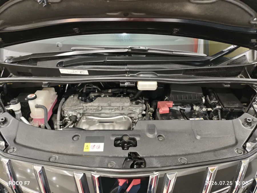 Foto Mobil Bekas Mesin Toyota Alphard 2.5 G tahun 2022