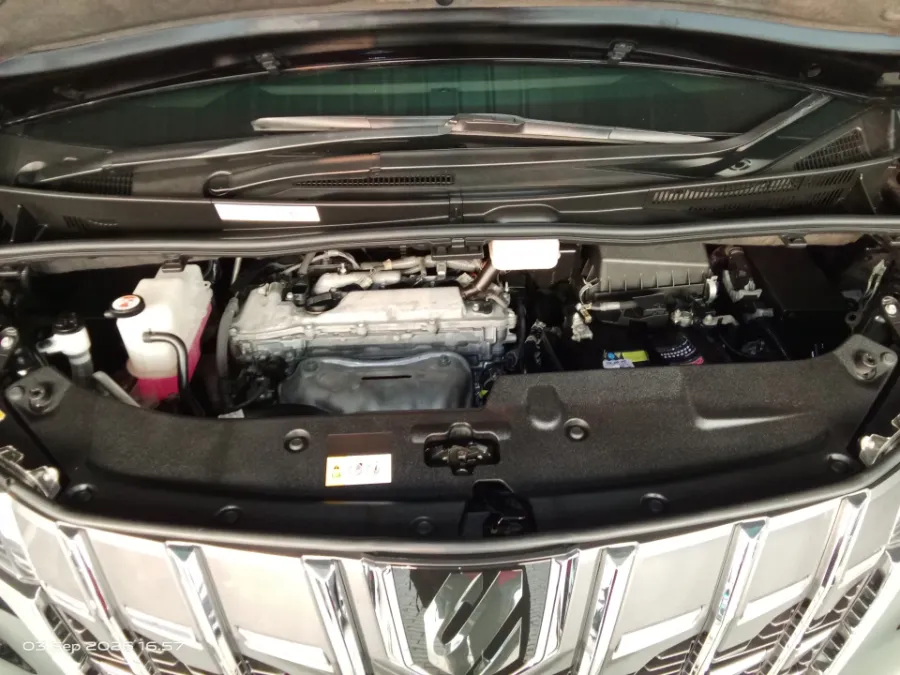 Foto Mobil Bekas Mesin Toyota Alphard 2.5 G tahun 2022
