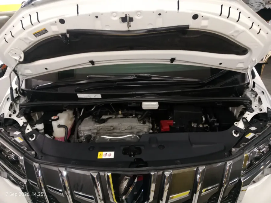 Foto Mobil Bekas Mesin Toyota Alphard 2.5 G tahun 2022