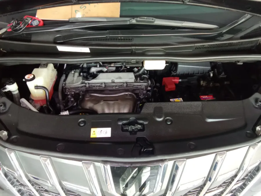 Foto Mobil Bekas Mesin Toyota Alphard 2.5 G tahun 2022