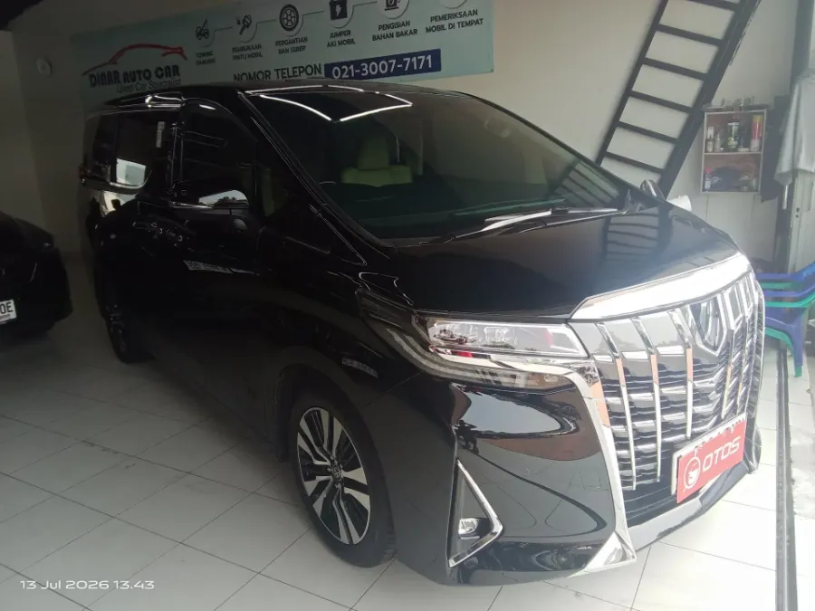 Foto Mobil Bekas Kanan Depan Toyota Alphard 2.5 G tahun 2023