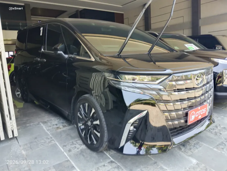 Foto Mobil Bekas Kanan Depan Toyota Alphard 2.5 G tahun 2023