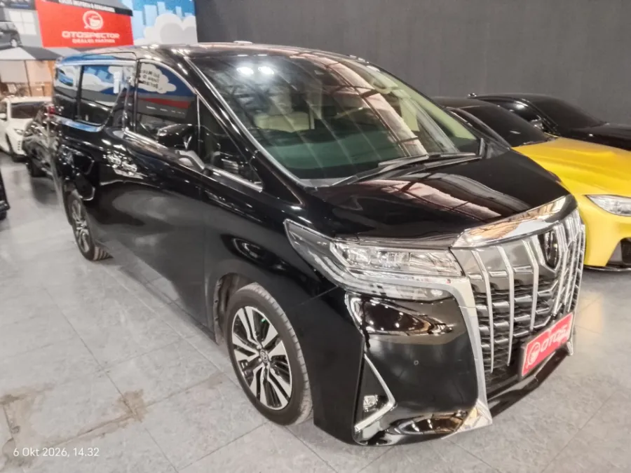 Foto Mobil Bekas Kanan Depan Toyota Alphard 2.5 G tahun 2023