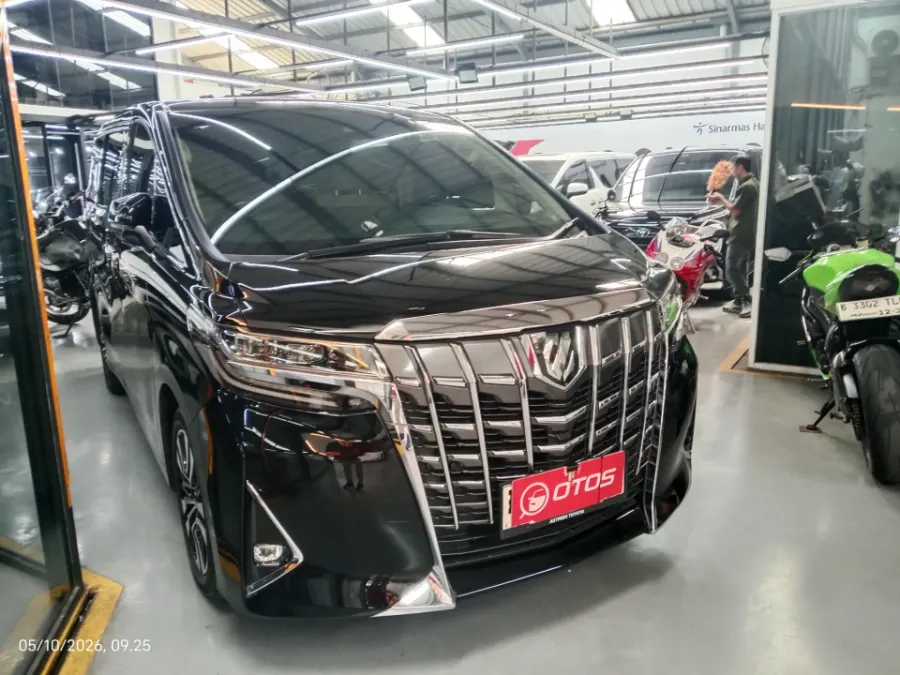 Foto Mobil Bekas Kanan Depan Toyota Alphard 2.5 G tahun 2023