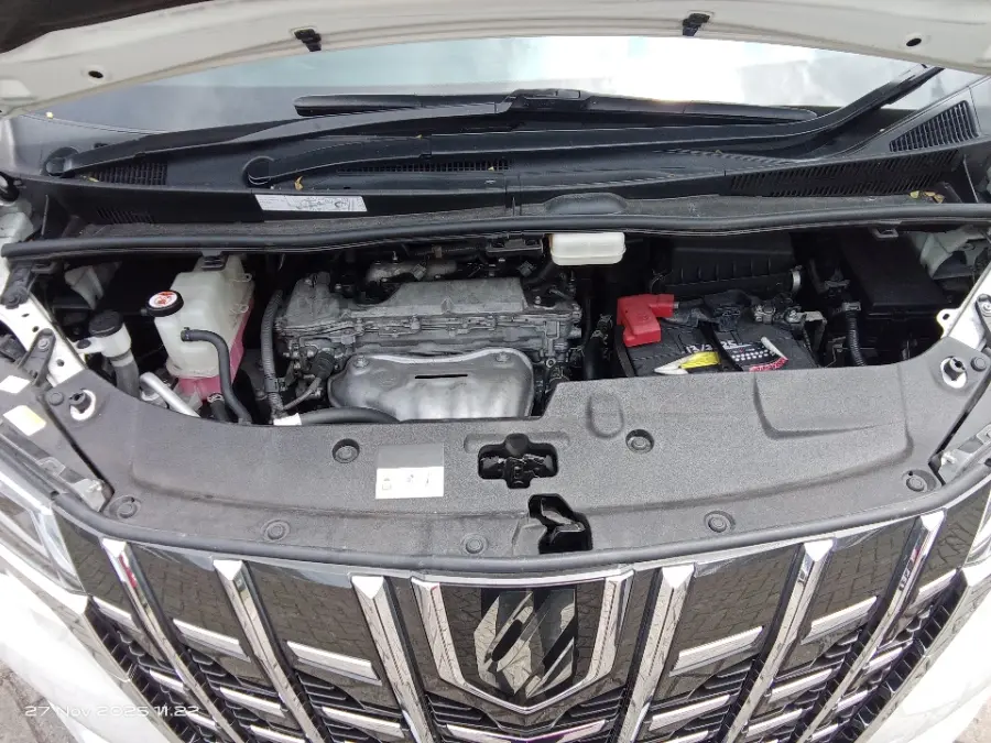 Foto Mobil Bekas Mesin Toyota Alphard 2.5 G tahun 2023