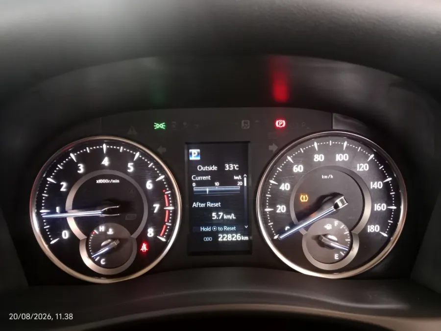 Foto Mobil Bekas Odometer Toyota Alphard 2.5 G tahun 2023