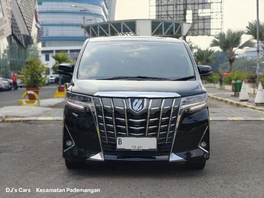 Foto Mobil Bekas Tampak Depan Toyota Alphard 2.5 G tahun 2023