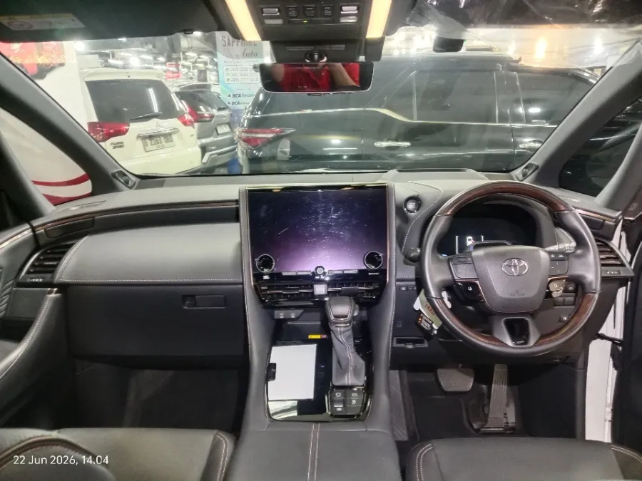 Foto Mobil Bekas Dashboard Toyota Alphard 2.5 G tahun 2024