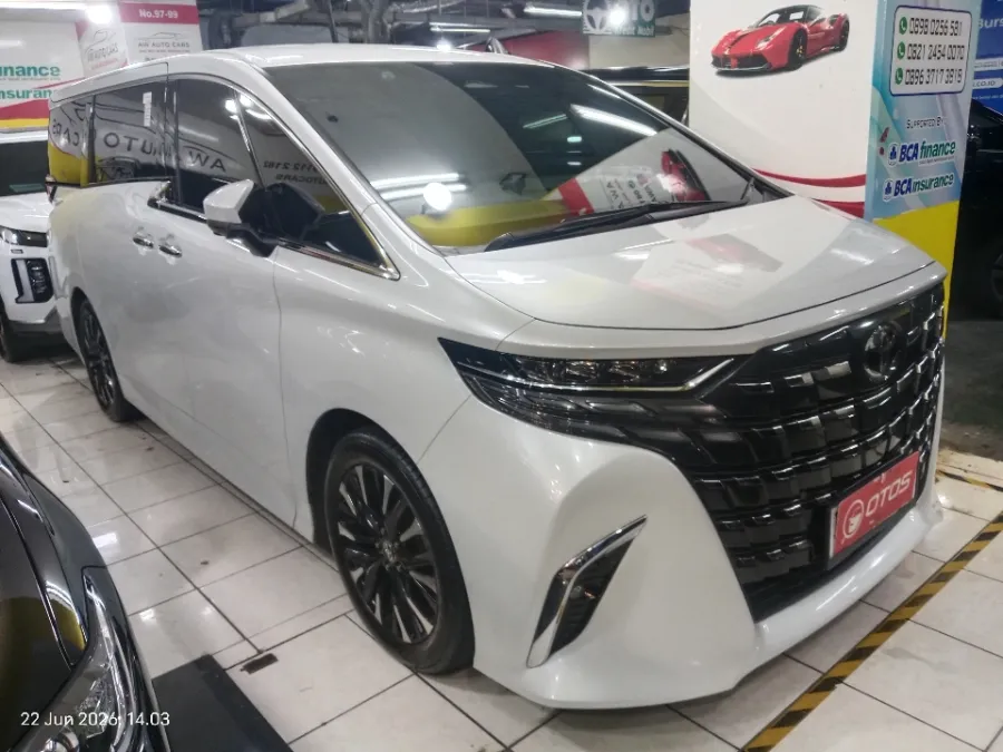 Foto Mobil Bekas Kanan Depan Toyota Alphard 2.5 G tahun 2024