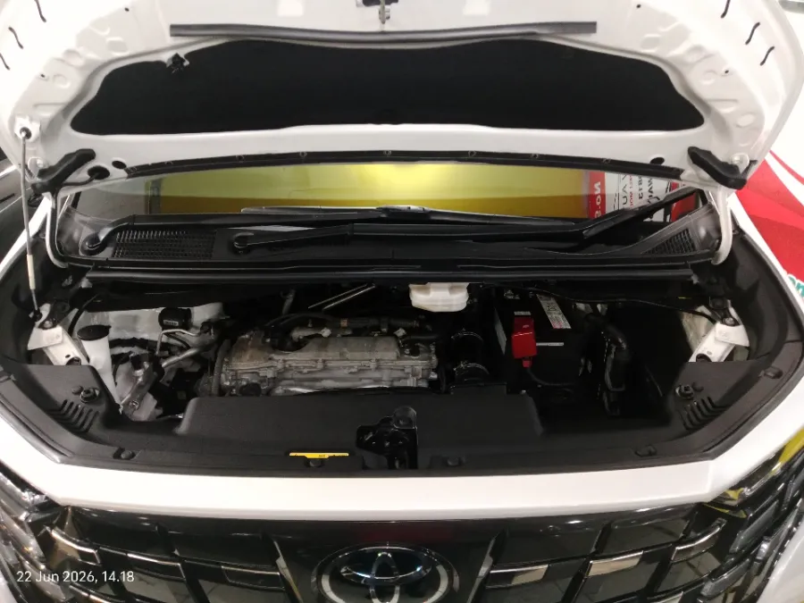 Foto Mobil Bekas Mesin Toyota Alphard 2.5 G tahun 2024