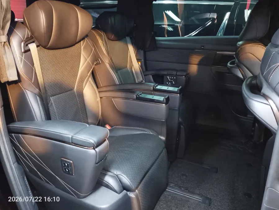 Foto Mobil Bekas Kabin Belakang Toyota Alphard 2.5 HEV tahun 2023