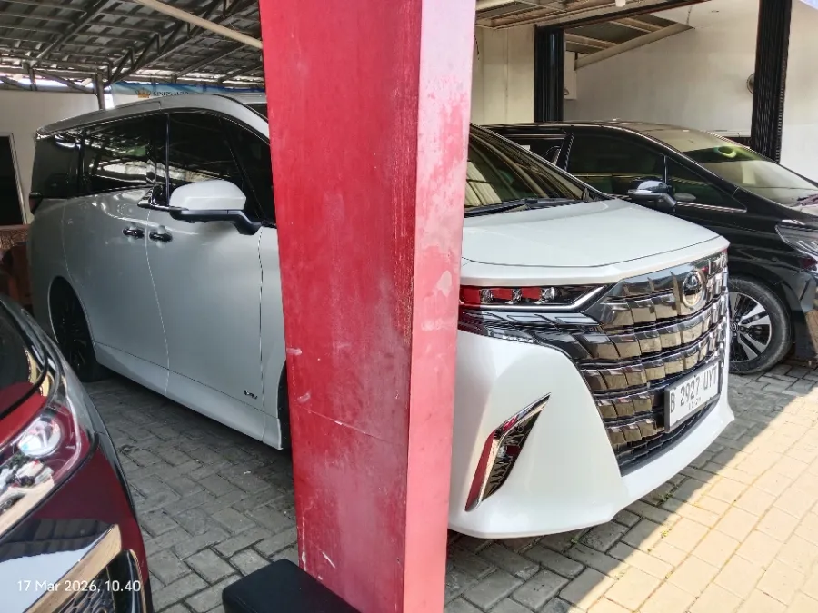 Foto Mobil Bekas Kanan Depan Toyota Alphard 2.5 HEV tahun 2024