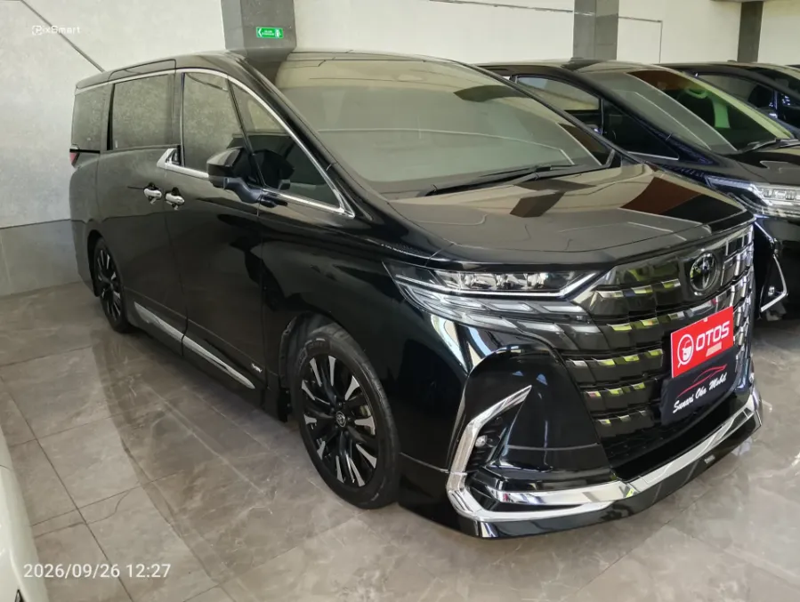 Foto Mobil Bekas Kanan Depan Toyota Alphard 2.5 HEV tahun 2024