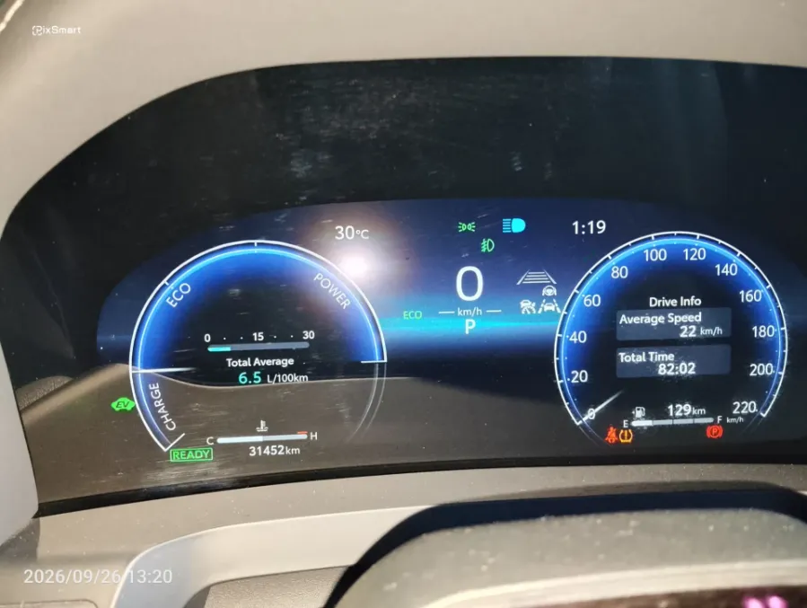 Foto Mobil Bekas Odometer Toyota Alphard 2.5 HEV tahun 2024
